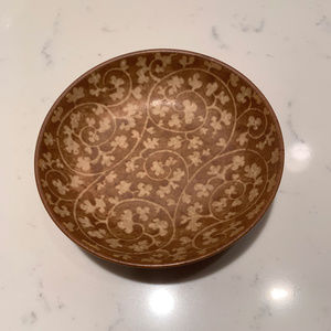 8 small decorative bowls